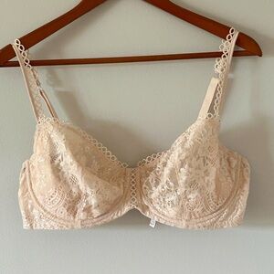 Victoria's Secret Peach Pink Lace Underwire Bra 38DD